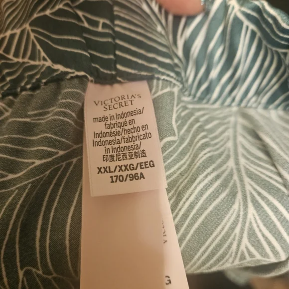 Victoria's Secret Sleep Shorts - Picture 2 of 3